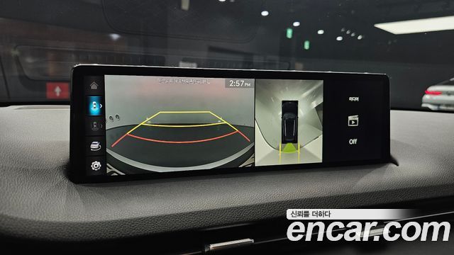 Genesis GV70 2023 — photo 22