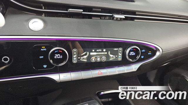 Genesis GV70 2023 — photo 24