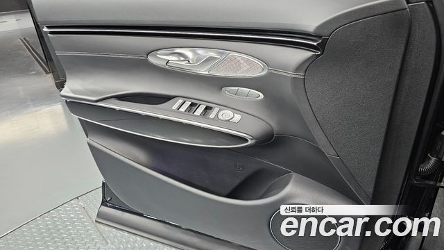 Genesis GV70 2023 — photo 14