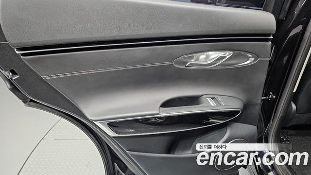Genesis GV70 2023 — photo 15
