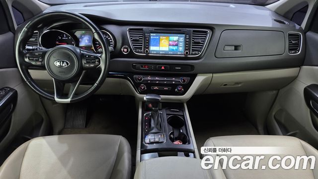 Kia Canival 2018 — photo 7