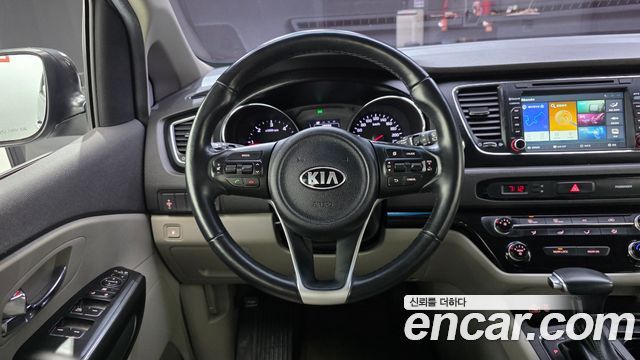 Kia Canival 2018 — photo 14