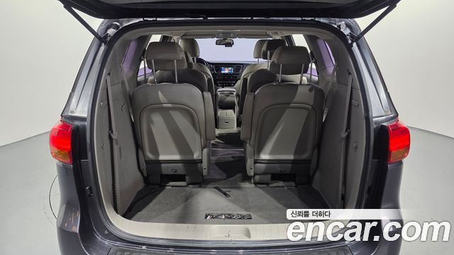 Kia Canival 2018 — photo 18