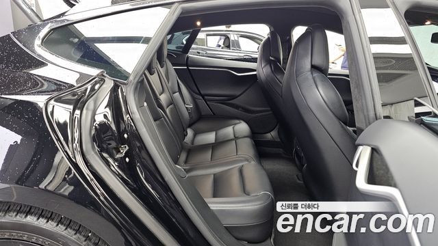 Tesla Model S 2017 — photo 12