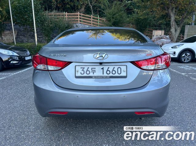 Hyundai AVANTE 2013 — photo 4