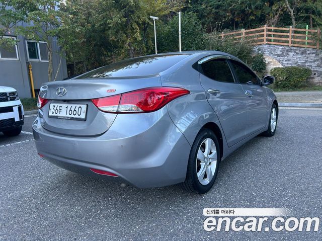 Hyundai AVANTE 2013 — photo 5