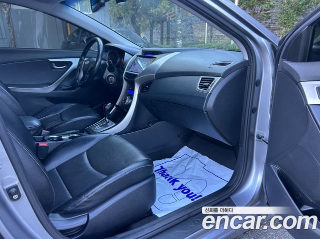 Hyundai AVANTE 2013 — photo 11