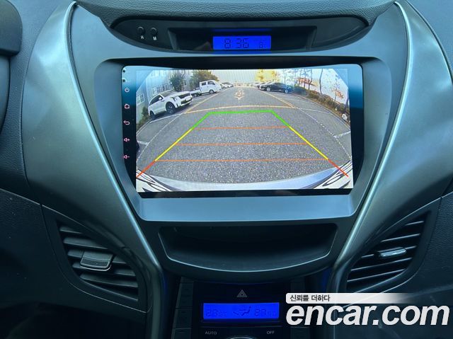 Hyundai AVANTE 2013 — photo 13
