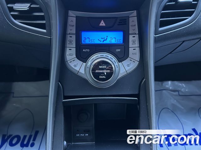 Hyundai AVANTE 2013 — photo 14