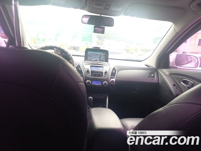 Hyundai Tucson 2011 — photo 8