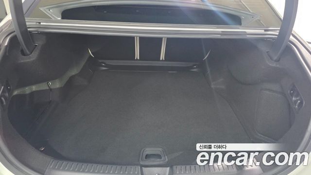 Mercedes-Benz E-Class 2026 — photo 10