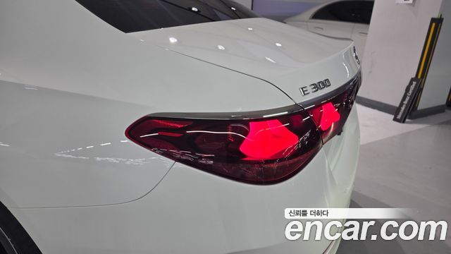 Mercedes-Benz E-Class 2026 — photo 13