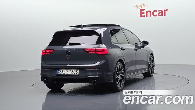 Volkswagen Golf 2024 — photo 2