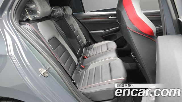 Volkswagen Golf 2024 — photo 17