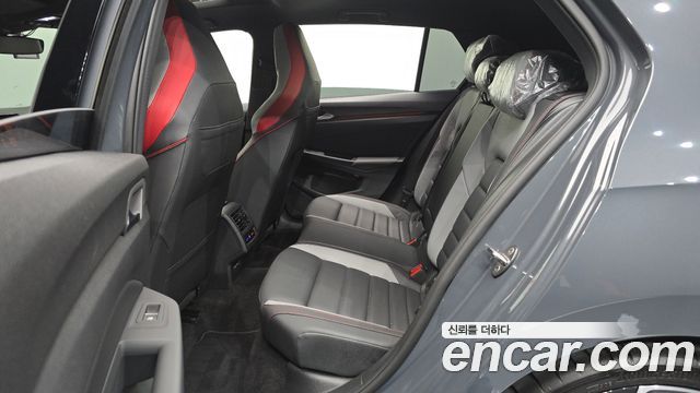 Volkswagen Golf 2024 — photo 18