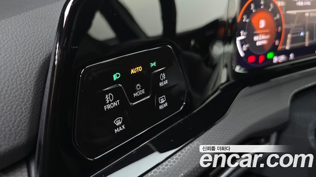 Volkswagen Golf 2024 — photo 31