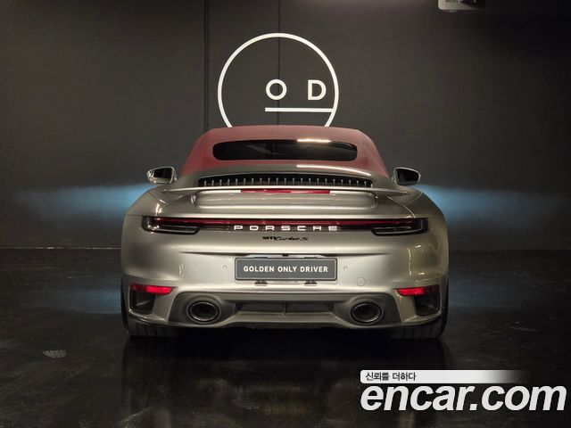 Porsche 911 2021 — photo 4