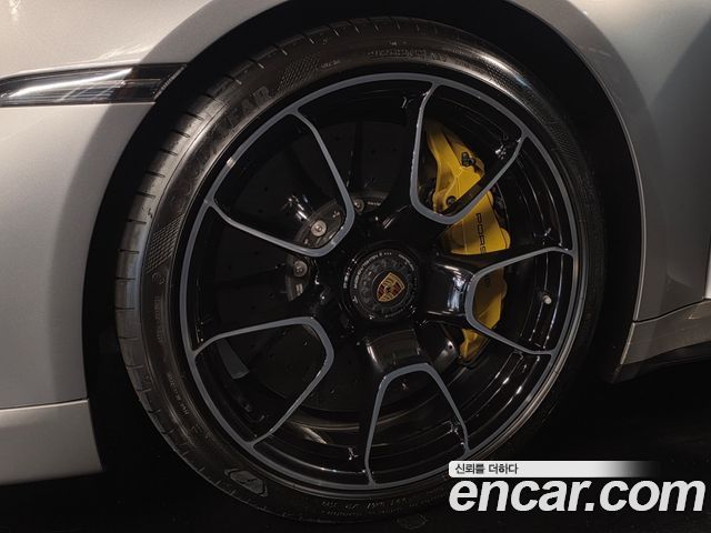 Porsche 911 2021 — photo 5