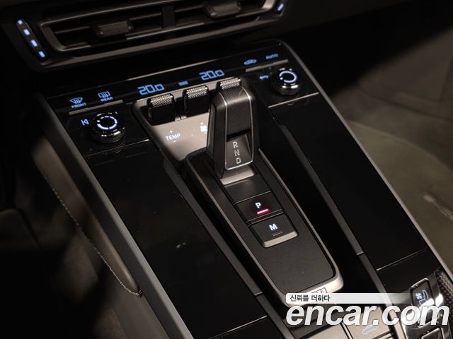 Porsche 911 2021 — photo 9