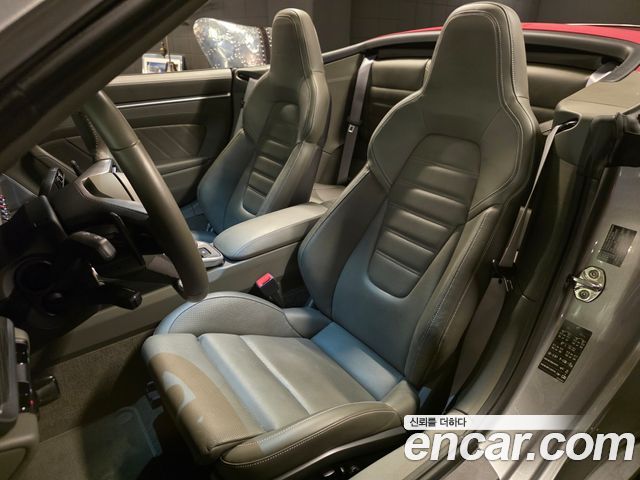 Porsche 911 2021 — photo 10