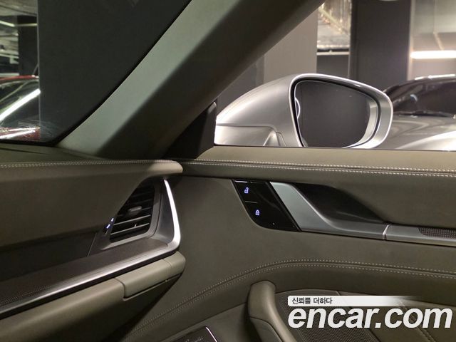 Porsche 911 2021 — photo 12