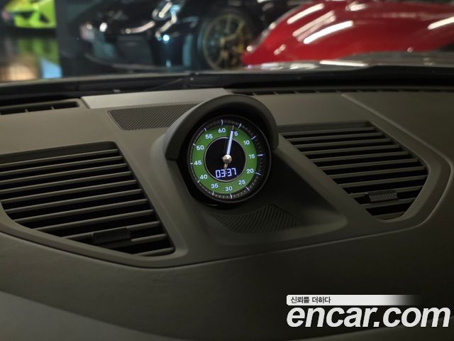 Porsche 911 2021 — photo 13
