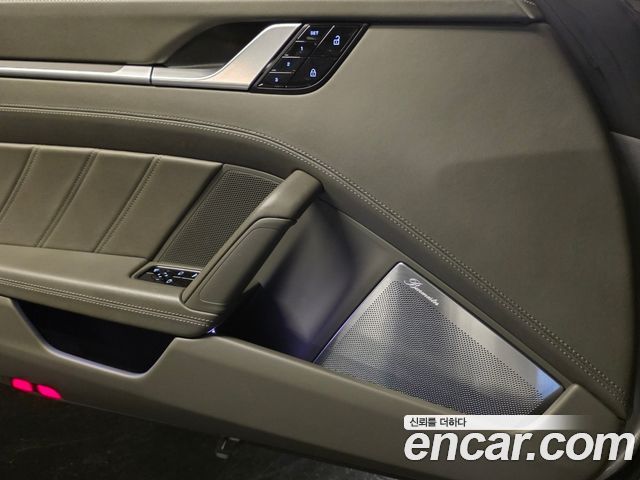 Porsche 911 2021 — photo 17