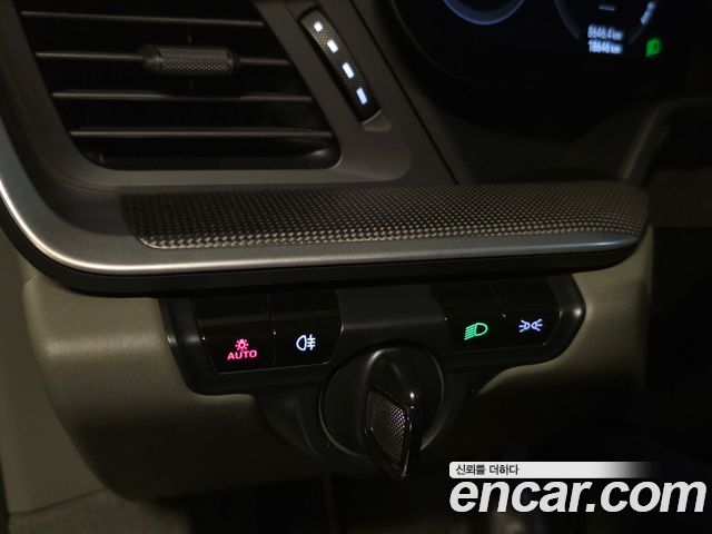 Porsche 911 2021 — photo 20