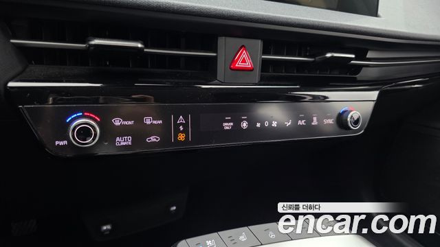 Kia EV6 2022 — photo 24