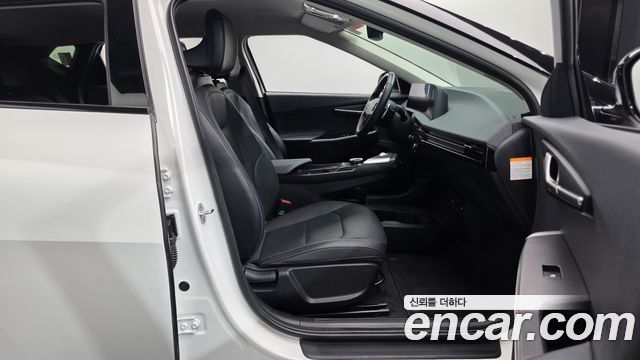 Kia EV6 2022 — photo 16