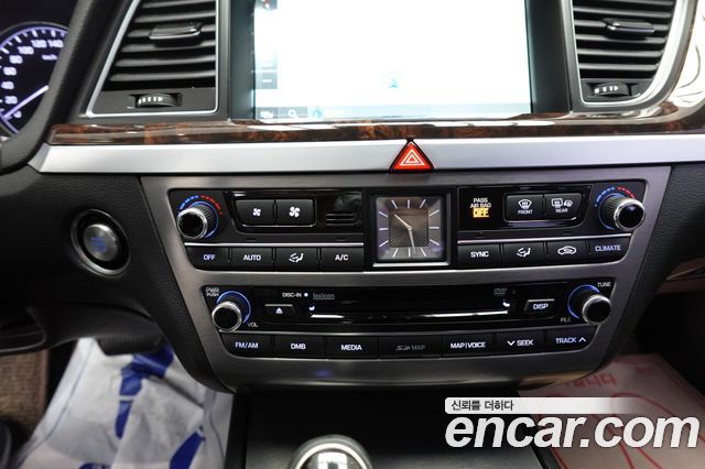 Hyundai Genesis 2016 — photo 13