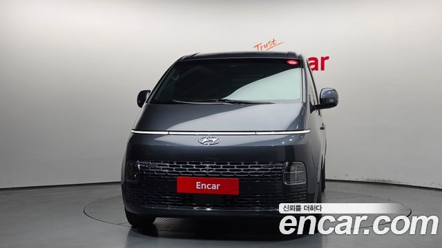 Hyundai Staria 2023 — photo 3
