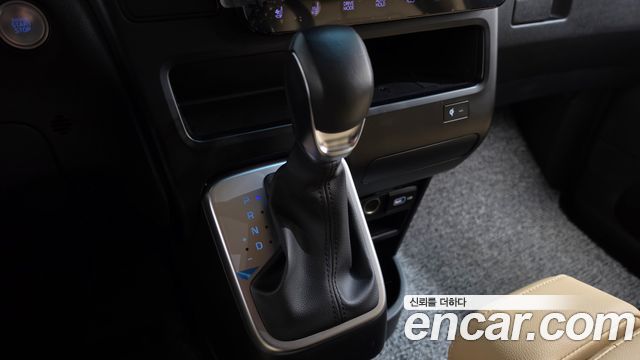 Hyundai Staria 2023 — photo 12