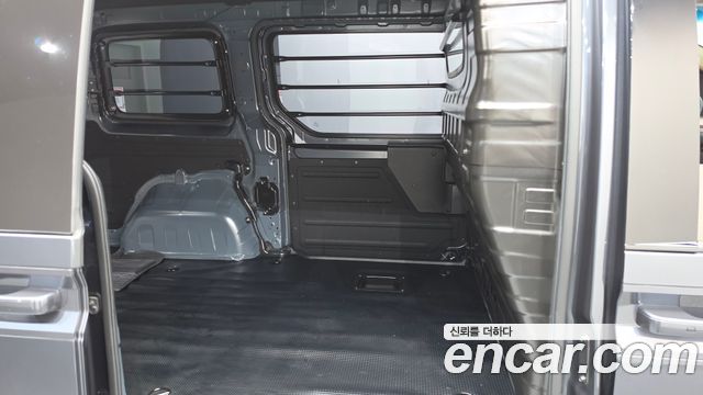 Hyundai Staria 2023 — photo 17