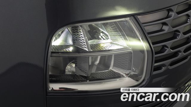 Hyundai Staria 2023 — photo 8