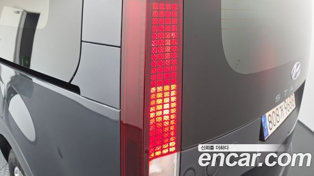 Hyundai Staria 2023 — photo 9