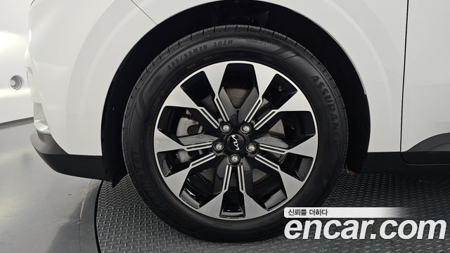 Kia Canival 2023 — photo 5