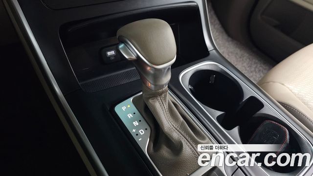Kia Canival 2023 — photo 12
