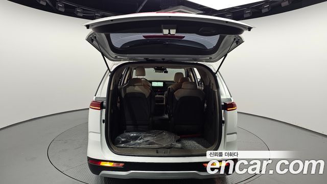 Kia Canival 2023 — photo 26