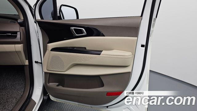 Kia Canival 2023 — photo 15