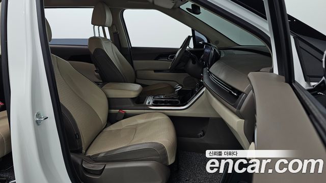 Kia Canival 2023 — photo 16