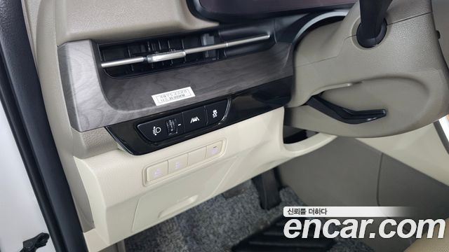Kia Canival 2023 — photo 32