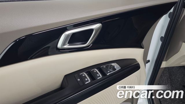 Kia Canival 2023 — photo 35