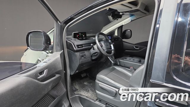 Hyundai Staria 2022 — photo 13