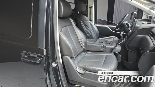 Hyundai Staria 2022 — photo 17