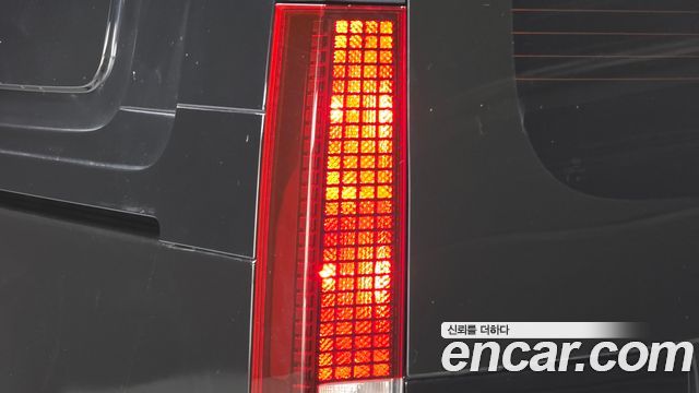 Hyundai Staria 2022 — photo 9
