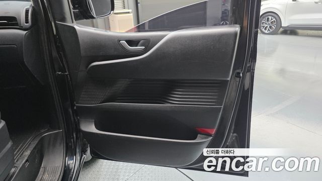 Hyundai Staria 2022 — photo 14