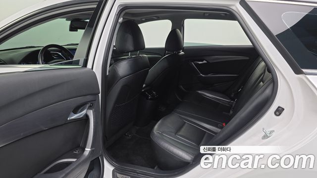 Hyundai i40 2014 — photo 22