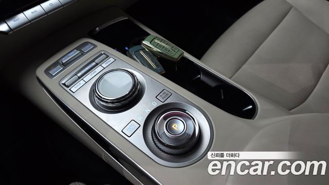 Genesis GV70 2024 — photo 12