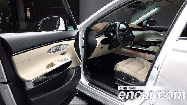 Genesis GV70 2024 — photo 13